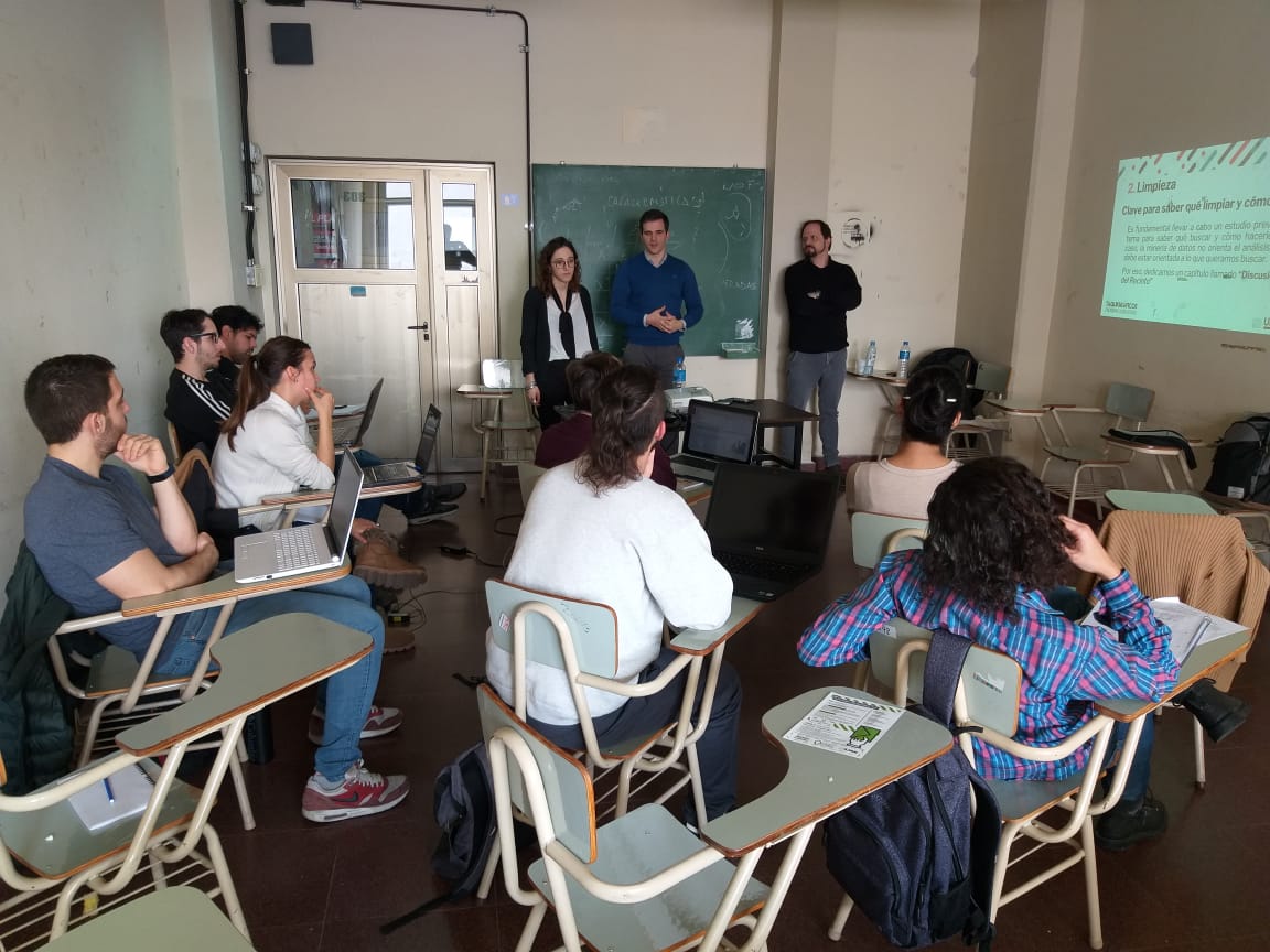 SocialesDatos's tweet photo. #Lunes de datos en @ubasociales
 En esta primera exposición, presentamos #TaquiGráficos, un trabajo sobre #TextMining de sesiones Legislativas de @LegisCABA 
#fsoc #rstats 
Disponibles en:
https://t.co/qoNfm8j1e6 https://t.co/7OY2r8DDCY
