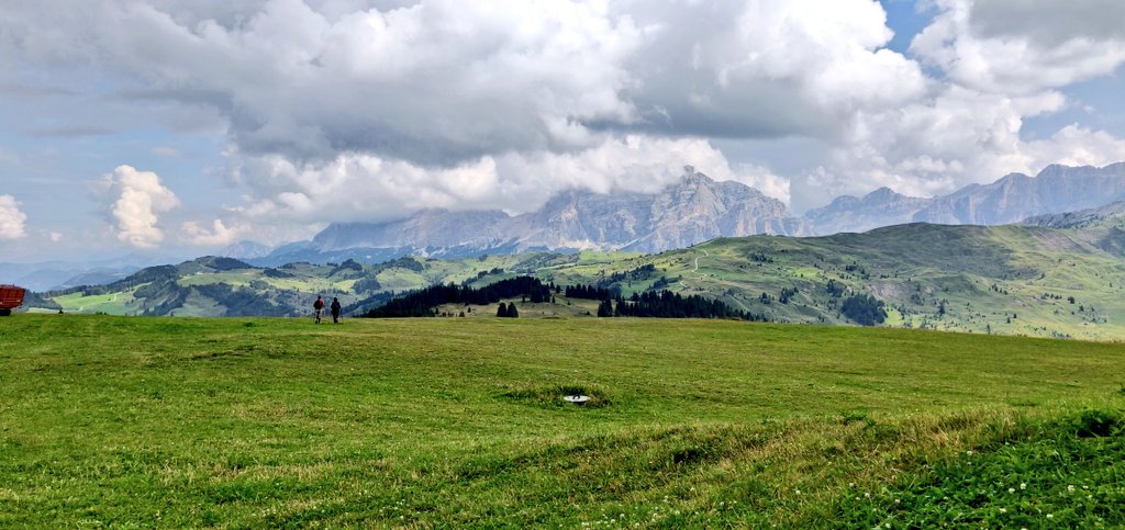 LucaMeggiorin's tweet photo. Bagnato, infreddolito, infangato e stanco, ma tanto felice!
#Sudtirolo #Südtirol #Suedtirol #AltoAdige #AltoAdige #sudtirol_lovers #Valbadia #Altabadia #dolomiti #dolomiten #mtb #ebike #altopiano #pralongià #altipianodelpralongià #badia #abdei #corvara #lavilla #stern #cherz https://t.co/zYf2ZDVWvp