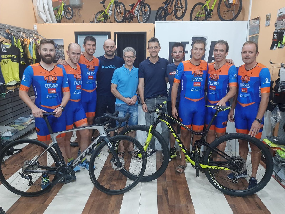 CABarbastro's tweet photo. Presentado en sociedad una parte del equipo de triatlón del CAB JULIAN MAIRAL PEDAL STORE.
Esperemos que la nueva equipación que hoy estrenamos nos de suerte para conseguir todos los objetivos de la nueva temporada.
#OrgullodeClub  #OrgullodelCABJulianMairal https://t.co/SaFNaK1ls1