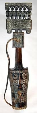 most unique string musical instrument Dhodro Banam, Santal Banam (lutes) of Santal- #Santhal indigenous People. can you believe Santhal community themselves had a evolved system of music traditions? beautifull artistry, use of wood & cravings? unbelievable heritage we have