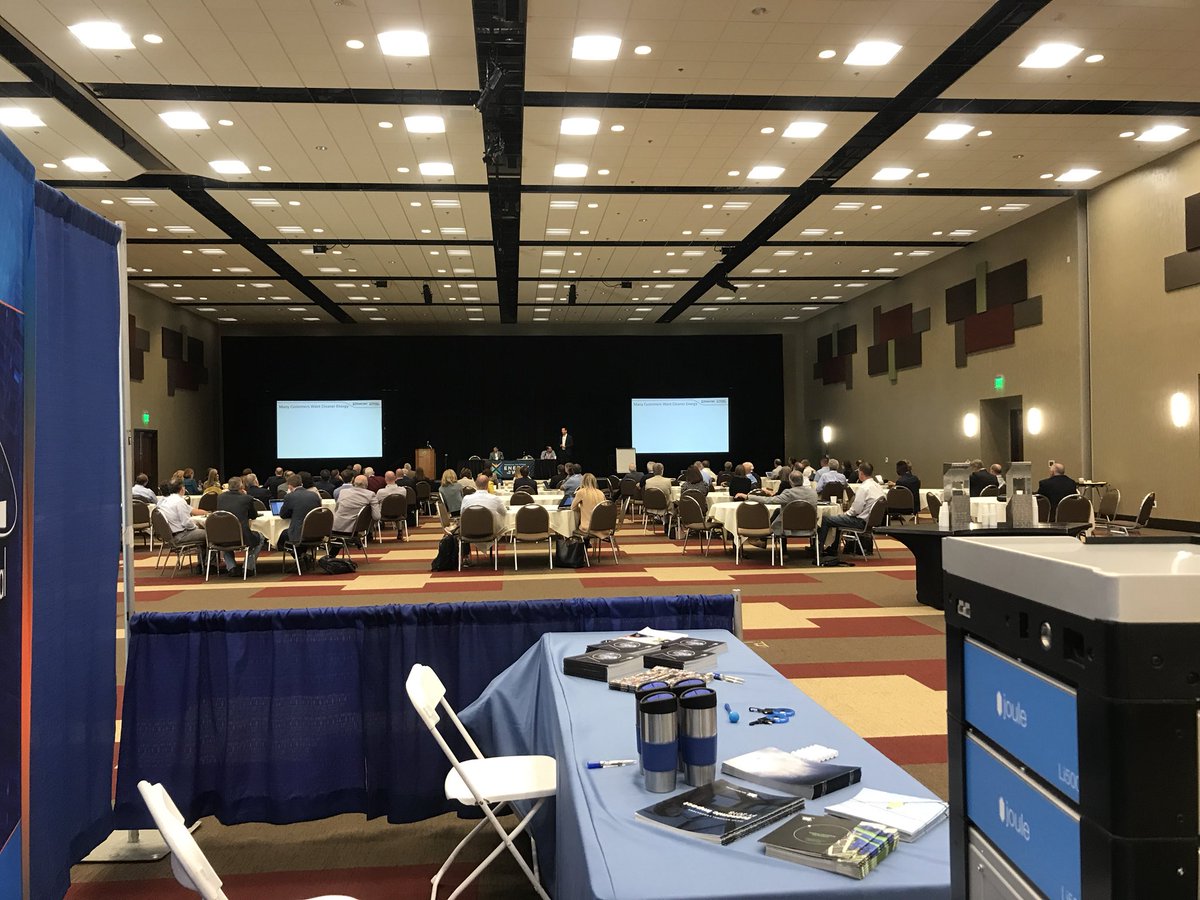 JouleCase's tweet image. Idaho Power presentation the Energy in the West conference discussing the gaps in renewable power during peak times. #energystorage #distributedenergy #cleanpower #resilience