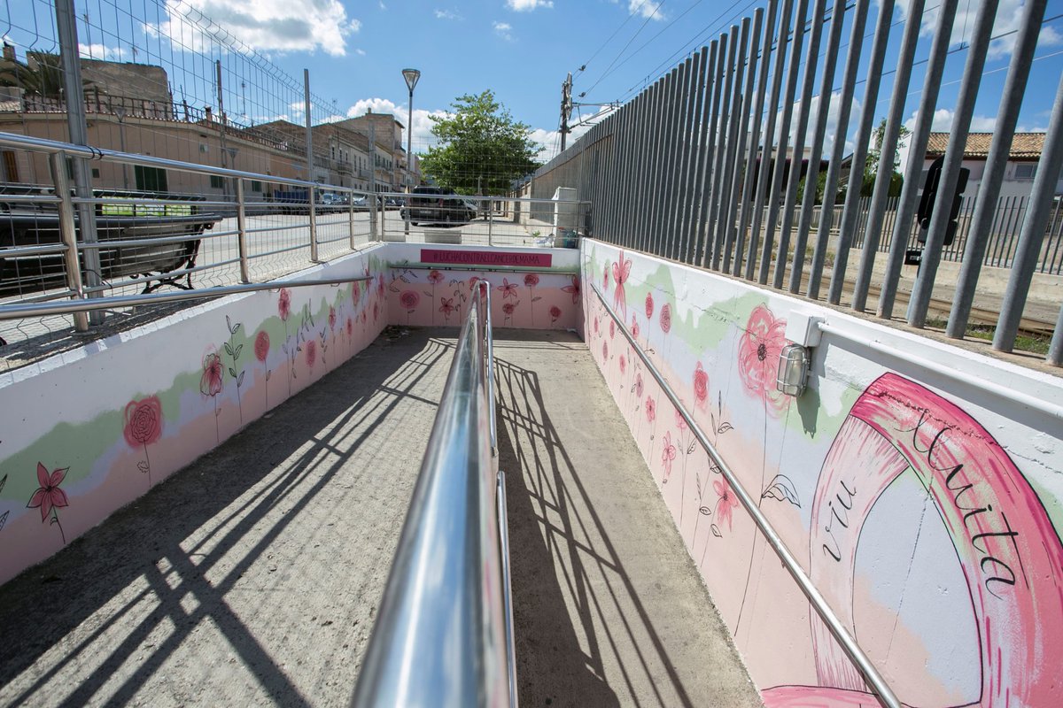 👉Ana Patané al pas peatonal del Tren

➡ Més info:
👇👇👇👇👇👇👇👇👇👇👇
m.facebook.com/story.php?stor…