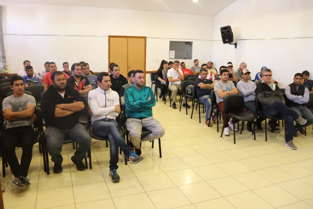 claudiofale's tweet photo. Entregamos un subsidio de $10.000 a los amigos despedidos de Zanella, junto al Gno de la Pcia de Cba, es solo un pequeño paleativo a la situacion q se esta viviendo y que ha sido bienvenido y se extendera a los proximos meses @shtocalli @JSchiaretti https://t.co/JoakoCYSlU
