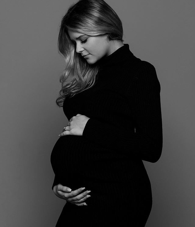 RUSSKEMPSTUDIO's tweet photo. 3 weeks before Isabel was brought into this world, she was brought into the studio via mummy 😊 #maternityphotography #maternityshoot #babybump #baby #bumpshoot #newbornphotography #bumptobabyphotography #capturethedayphotography #capturetheday @captu… https://t.co/LKEuHUfB4y https://t.co/qNgxEG4WsL