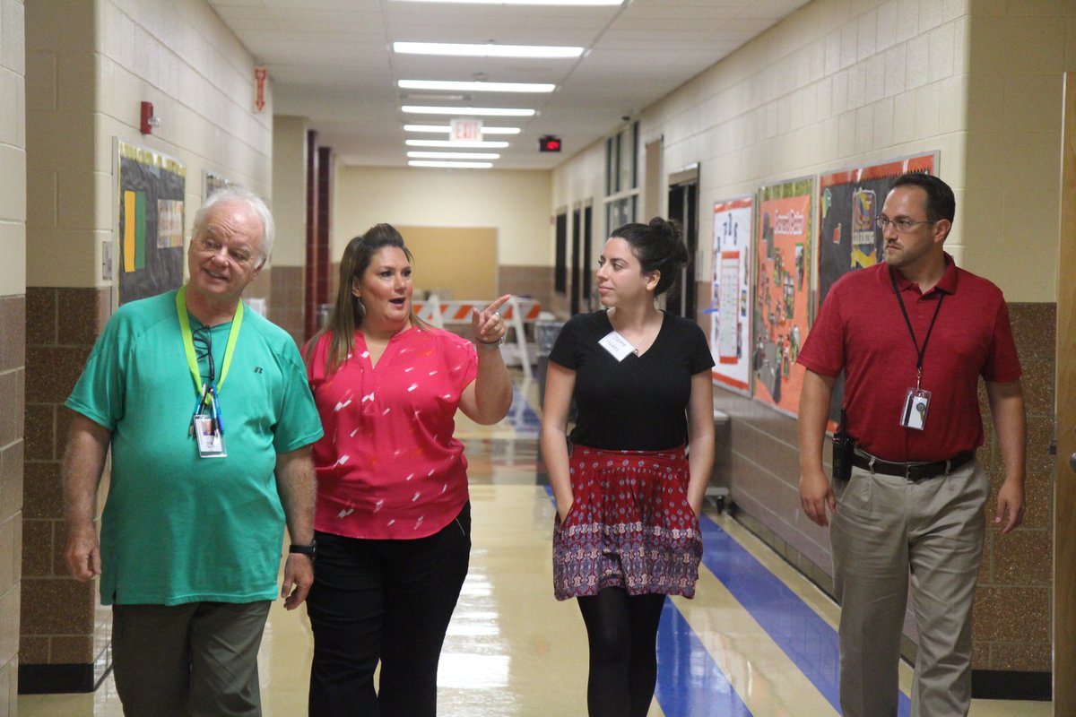 D99Cicero's tweet photo. New teachers in @D99Cicero spent last week in new teacher orientation, learning all they could about the District in five days! 👨🏫👩 🏫
Read more here: https://t.co/CIqzeym3OS
#ignite99 #ilumina99 #ignitED99 https://t.co/i9yEe51WVg