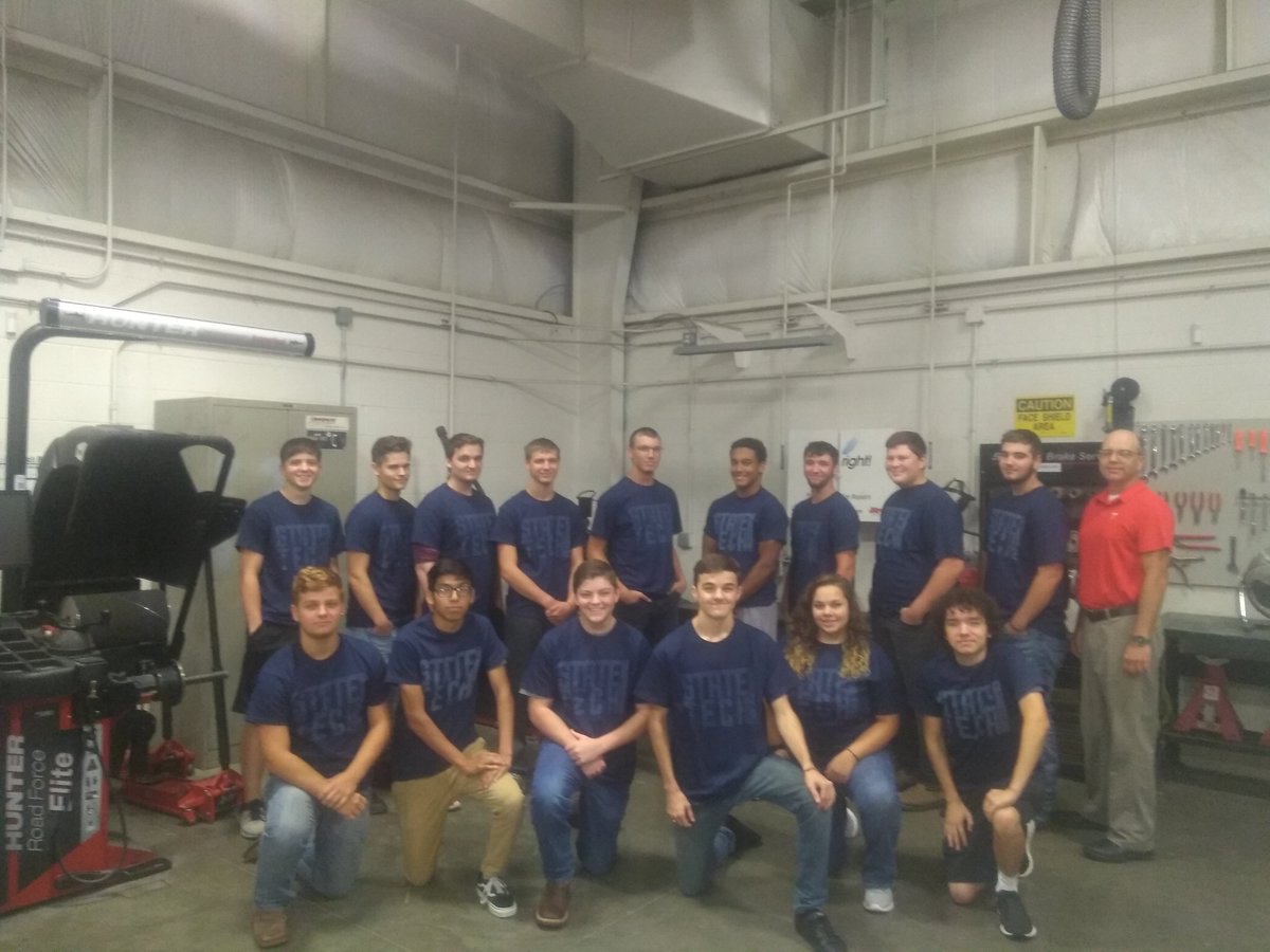 ESACCGuidance's tweet photo. . @CC_ESSD40 @cdmech partnering with industry reps to pilot the Excel Academy, https://t.co/wGUHt762KE. Introduced Excel Academy to Ss today. Big thanks to @statetechmo for sponsoring @revdupgarage Excel Academy's Monday uniform. #CTEWorks #ESACC https://t.co/IPVDvyjo7T