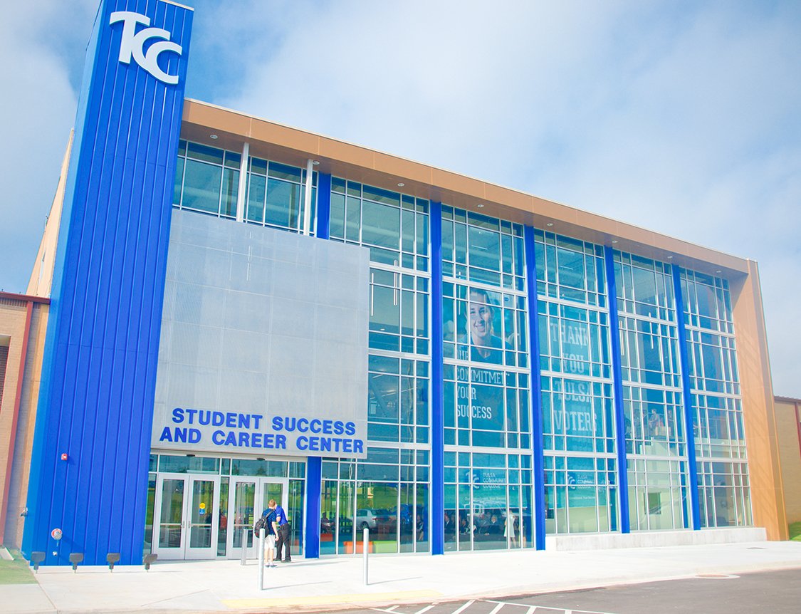 cityoftulsagov's tweet photo. This morning Mayor @gtbynum and @TulsaCouncil Councilor Lori Decter Wright joined @tulsacc President Leigh Goodson at the Grand Opening for a Vision Tulsa project - the $5.3 million Student Success and Career Center at the Tulsa Community College Southeast Campus. https://t.co/7As5q44CKg