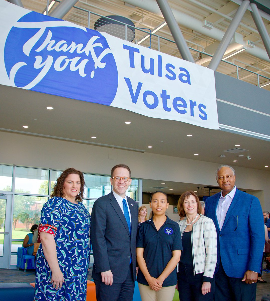 cityoftulsagov's tweet photo. This morning Mayor @gtbynum and @TulsaCouncil Councilor Lori Decter Wright joined @tulsacc President Leigh Goodson at the Grand Opening for a Vision Tulsa project - the $5.3 million Student Success and Career Center at the Tulsa Community College Southeast Campus. https://t.co/7As5q44CKg