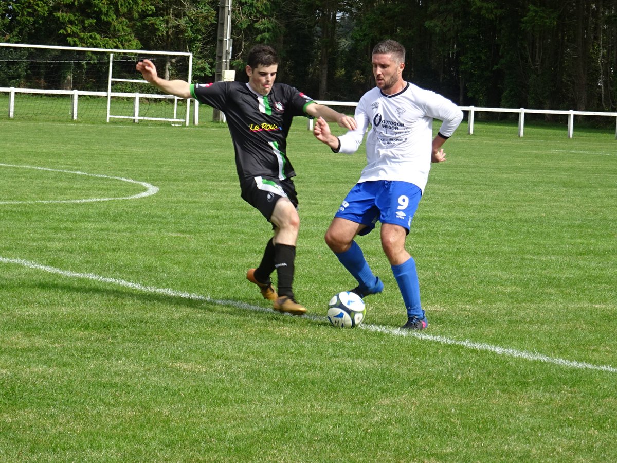 QPenhars's tweet photo. Quelques photos de la rencontre face à Landudec ce week-end 📷⚽
#fcqp https://t.co/RfwT6wTFSf