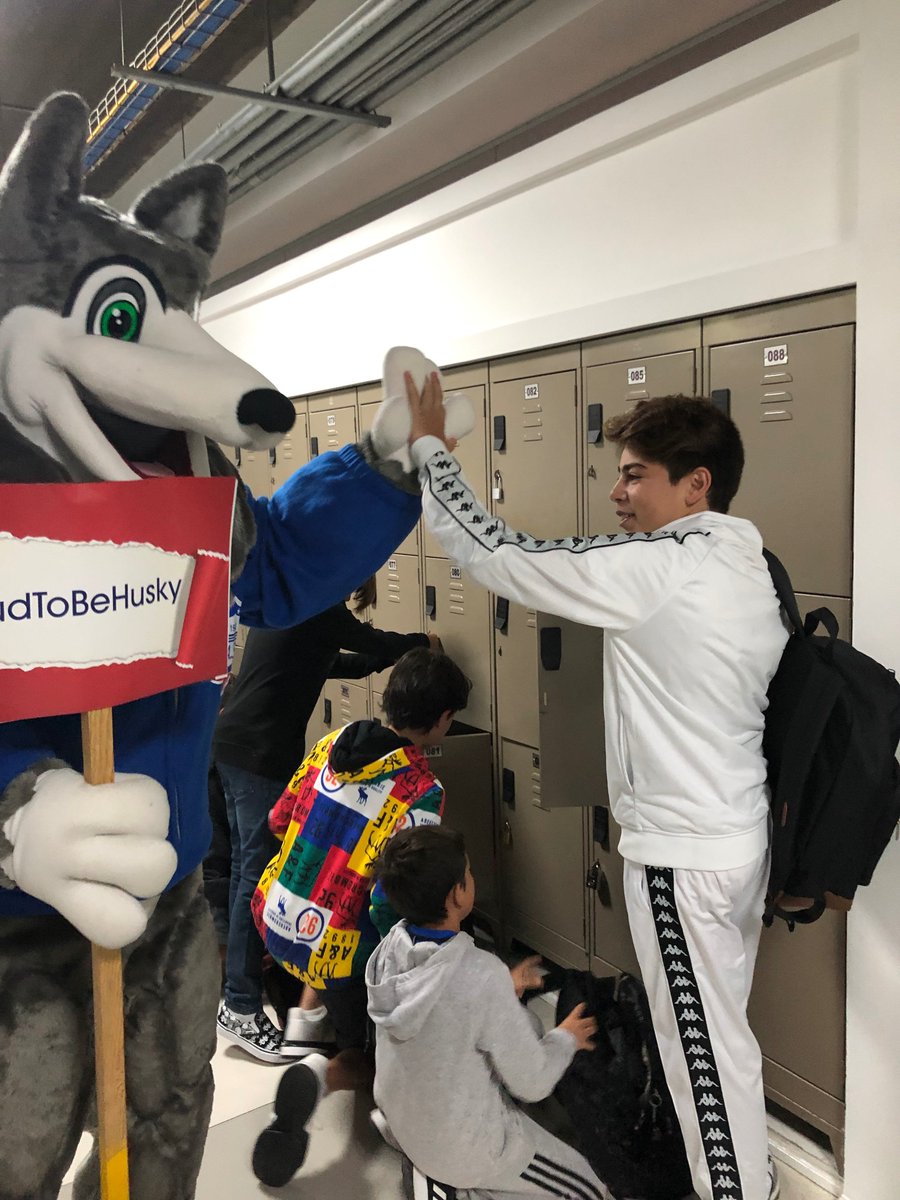 americanopuebla's tweet photo. Welcome to Junior High School, enjoy your first day of class. #ReadyForAnything #ProudToBeHusky #CAPJuniorHighSchool #CAPCommunity https://t.co/fLr88C3Ay7