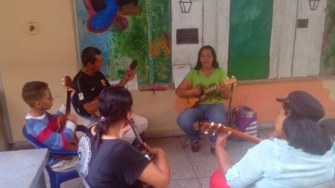 CDCEYaracuy's tweet photo. Aula Pedagógica Abierta 📚 ll "4ta semana" de Formación avanzada con el instrumento nacional el "Cuatro" 🎻dirigido al personal de la @ZonaEducYara en compañía de sus hijos e hijas. #Aprendizaje #EscuelasAbiertasPorLaPaz 2019.  #VenezuelaEnLuchaYVictoria https://t.co/Ah4U29aoIl