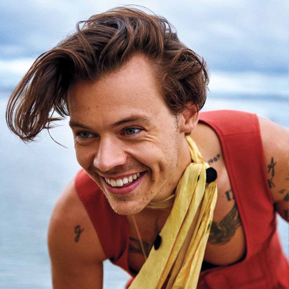 alexandergold's tweet photo. God bless Rolling Stone.
God bless Harry Styles.
God bless us all.

He's perfect from every angle. https://t.co/oYhs3ot9dP