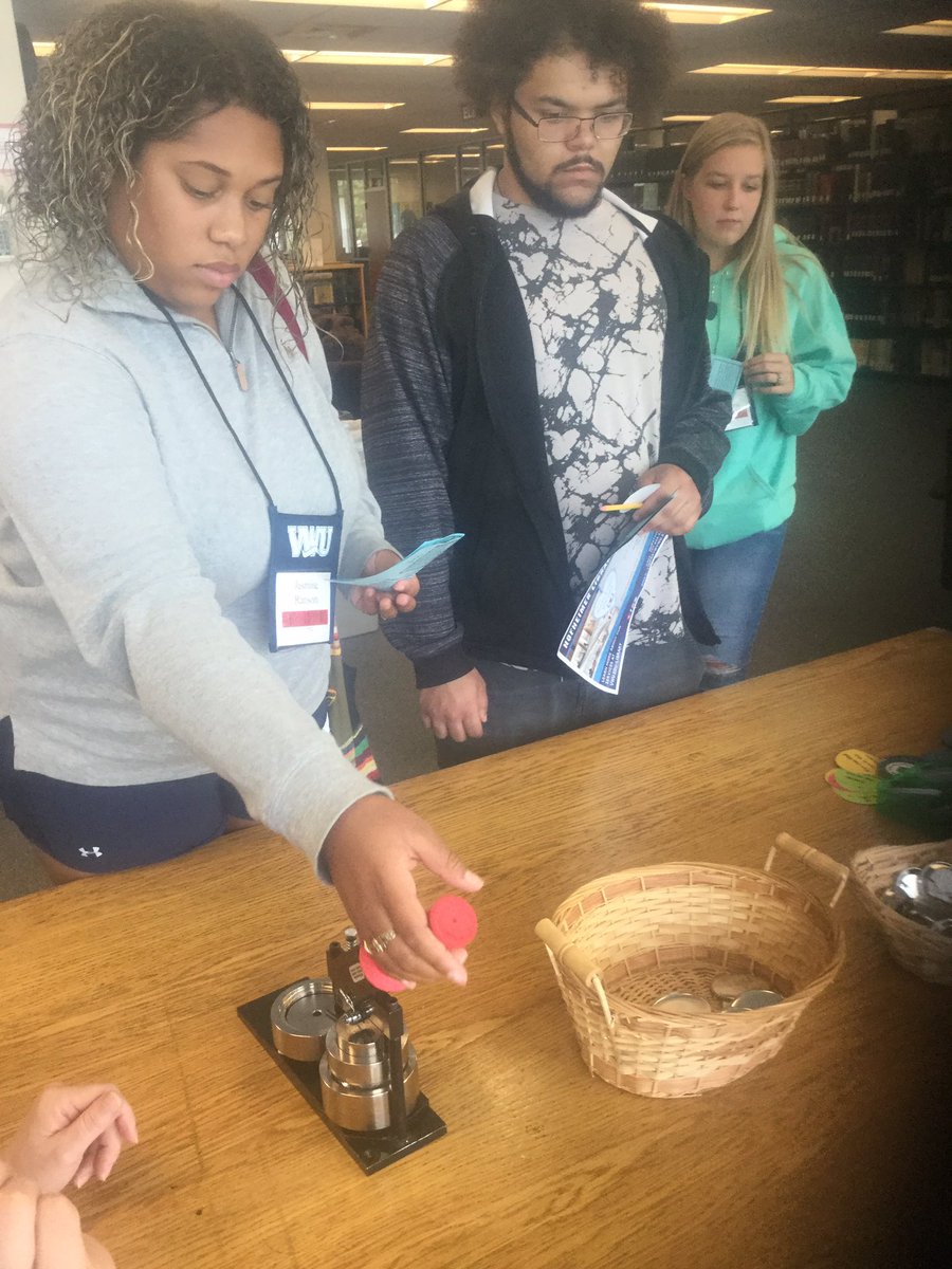 SherryMatis's tweet photo. Hofheimer Library welcomes the Class of 2023 to orientation! Button making seems to be popular!  #gdtbam #vwu #librarylife https://t.co/xdrAleo23n