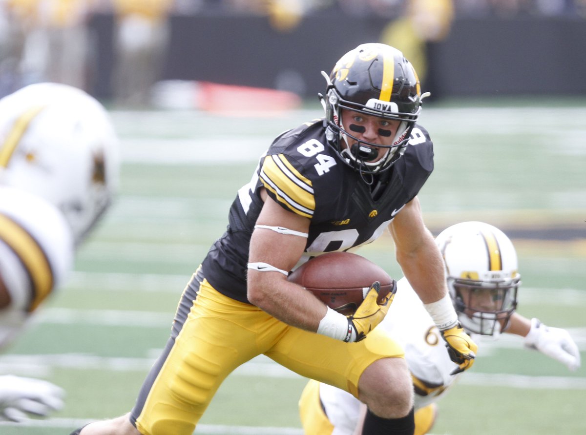 Iowa football: Nick Easley turning heads in Buffalo Bills training camp - Dear Old Gold https://t.co/Z8yduFDr7f https://t.co/Pzls4a16E7