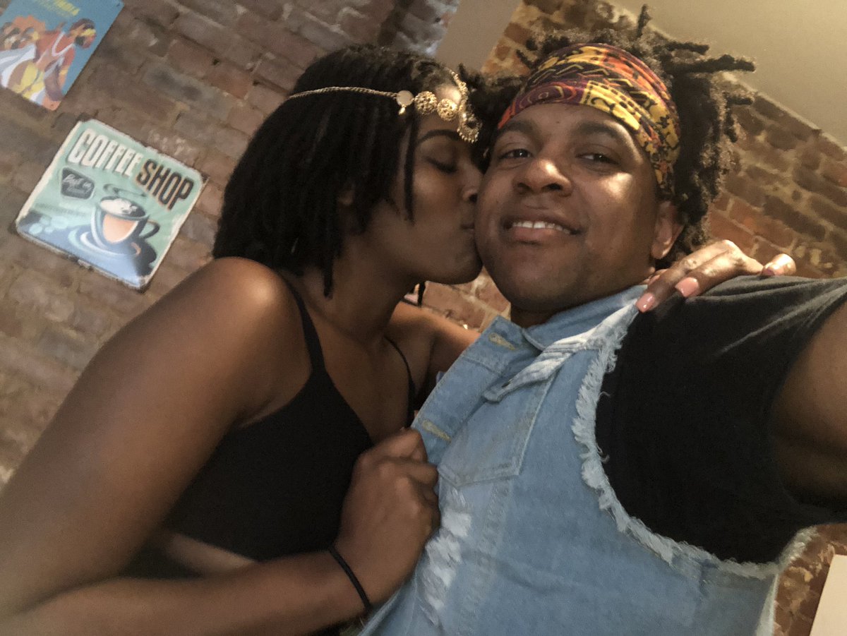 Loc_a_licous's tweet photo. @Afropunk was fun. Thank you for helping me enjoy my first music festival https://t.co/BgRPbOmnYd