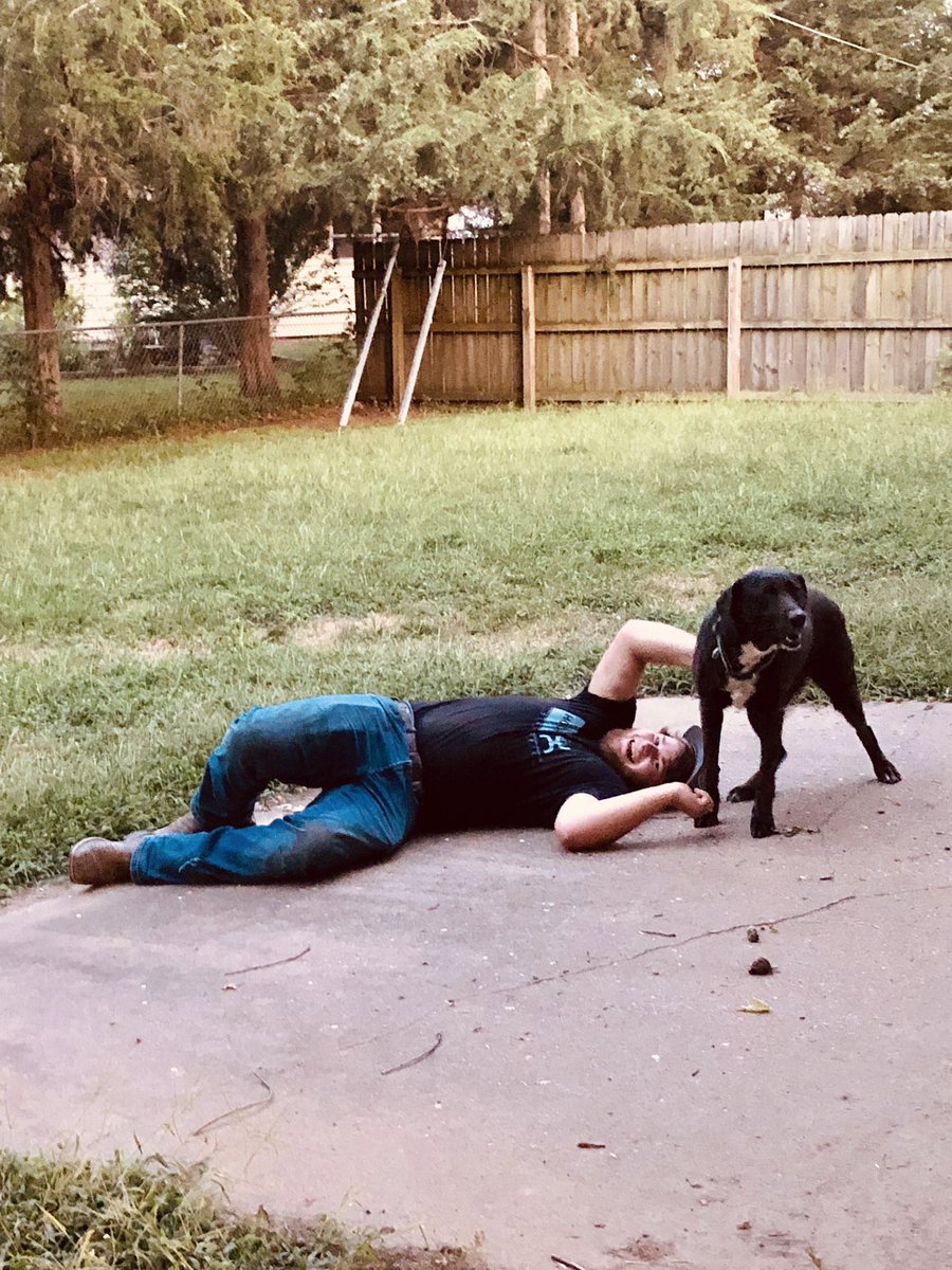 KileyGudehus's tweet photo. A boyfriend that loves my dog as much as I do? I’m blessed. 😍😊 https://t.co/ejwq4Ya2HG