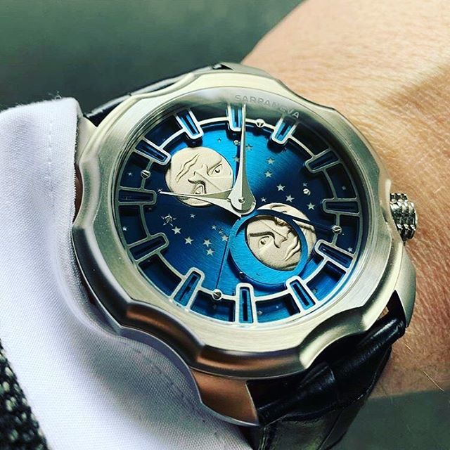 Watch_Drop's tweet image. Check out the dazzling craftsmanship on the face of this timepiece by @sarpanevawatches an independent watchmaker at the pinnacle of his craft!
.
.
.
.
.
.
.
.
.
#watchdrop #watches #watchesofinstagram #watchfam #moon #moonphase #complication #wristwatch #watchcollector #wat…