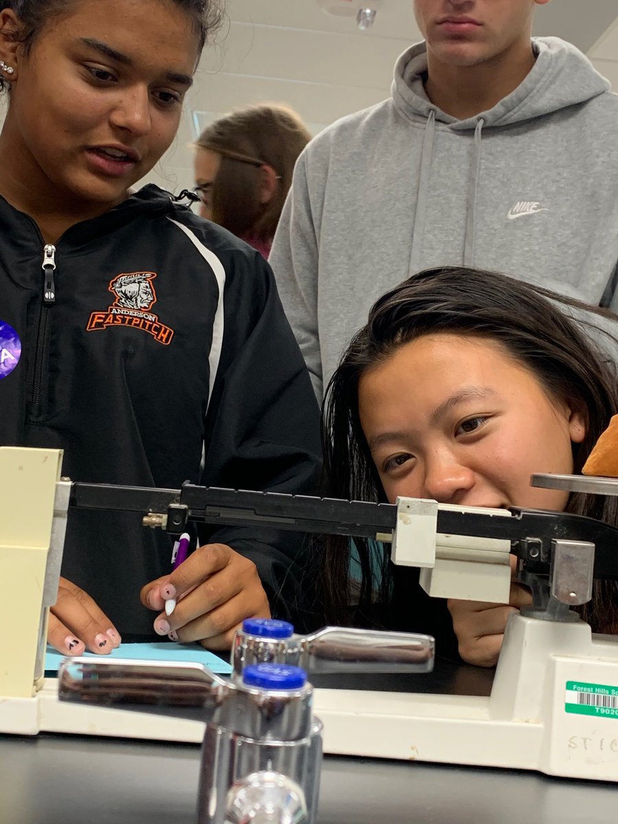 ahschemislit's tweet photo. Measuring lab! Students working hard! https://t.co/ud8ikE0VSm