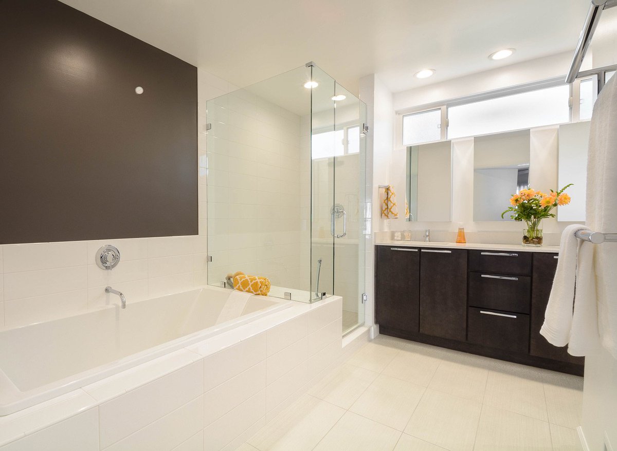 OneWeekBath's tweet photo. One of the many reasons people choose us for their bathroom remodel is because we offer a comprehensive materials and workmanship warranty. We only use top quality materials from brands, suppliers and trade partners we know and trust. #design #OneWeekBath https://t.co/rlEH6SPKS8 https://t.co/s06L60iNtJ