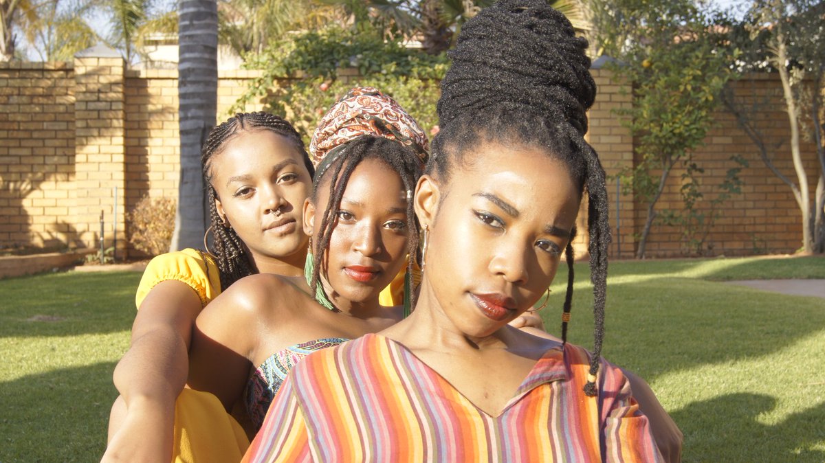 TheSiren_SA's tweet photo. 3 is the magic number🧜🏽‍♀️🧜🏼‍♀️🧜🏾‍♀️ https://t.co/h2hCElqWgC