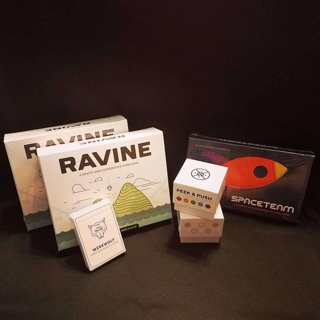 3WMgames's tweet photo. Thank you to @stlrfctry for providing us with these games! They will all be available for play-to-win. 🎉🏆🎲 #spaceteam #ravine #werewolf #peekandpush #stellarfactory #playtowin #boardgamelibrary https://t.co/odQbJiFZkS