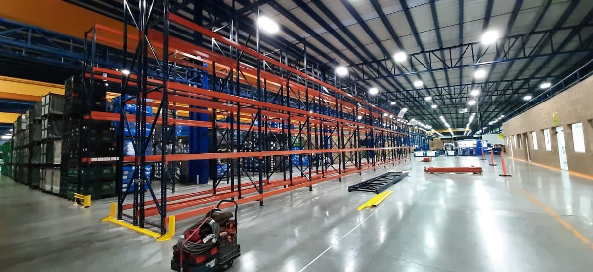 CastajiOficial's tweet photo. Gran instalación de #SistemaSelctivo en #USFARATHANE seguimos trabajando con empresas de clase mundial, gracias por su preferencia #ClienteSatisfecho #AlmacenandoAlMundo #CastajiTeam #GoodWork #Mecalux #Agosto https://t.co/aXI9oirArp