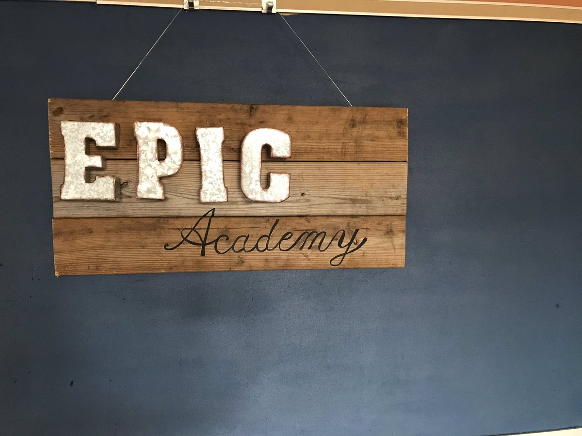 Lori Lisai tweet media