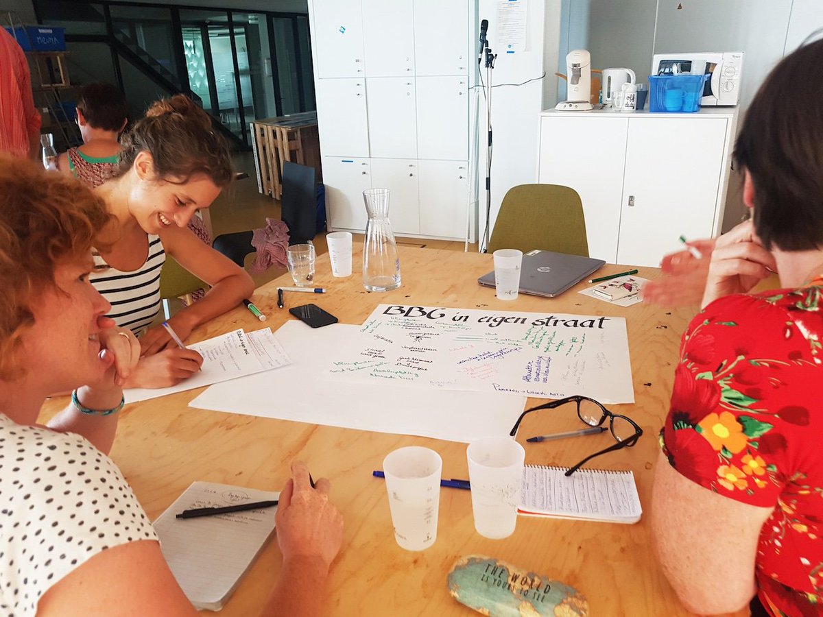 byebyegrass's tweet photo. Hoe zorgen we ervoor dat #België lekkerder #ruikt?
Tijdens de #ByeByeGrass-brainstorm zijn super-interessante ideeën uit de bus gekomen!
🤩Let's Make Belgium Wild Again!!!😍 https://t.co/YS3JXDQBG4
