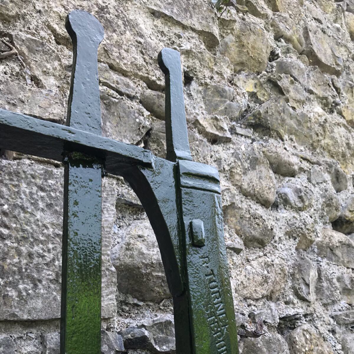LibertyWatts's tweet photo. Absolutely incredible weekend with @SPABIreland for the 2019 working party! #conservation #traditionalcrafts #handsonlearning https://t.co/kwjpQUJfUo