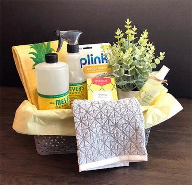 a_composition's tweet image. Never fret over choosing a housewarming gift again. Fantastic ideas, tips and tricks for selecting the perfect housewarming gift for any situation and budget. Today’s post at acraftycomposition.com/a-quick-guide-…