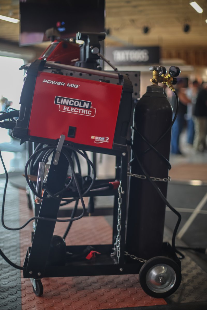 LincolnElectric's tweet photo. It was great to team up with @harleydavidson for their bike build at @SturgisRally this year! The team used our POWER MIG® 210 MP® for the build. Learn more about this machine here: https://t.co/IZsIcgmGOL #harleydavidson #weldred #welding #motorcycles #stugis https://t.co/0PqinG2muV