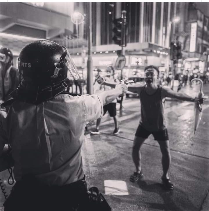 HkgHoman's tweet image. @BradSherman 
Dear Sir Sherman,
I am from Hong Kong and we are fighting for our intact constitutions and democracy from a tyranny - who promised then broke their words. We truly need your assistance in pass the Human Rights and Democracy Act to realize the longed democracy!