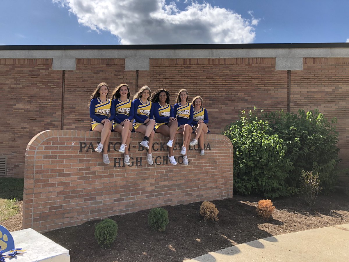 pblcheer's tweet photo. Our 2019-20 seniors!💙💛🎀🐾 https://t.co/bi51Mklm2P