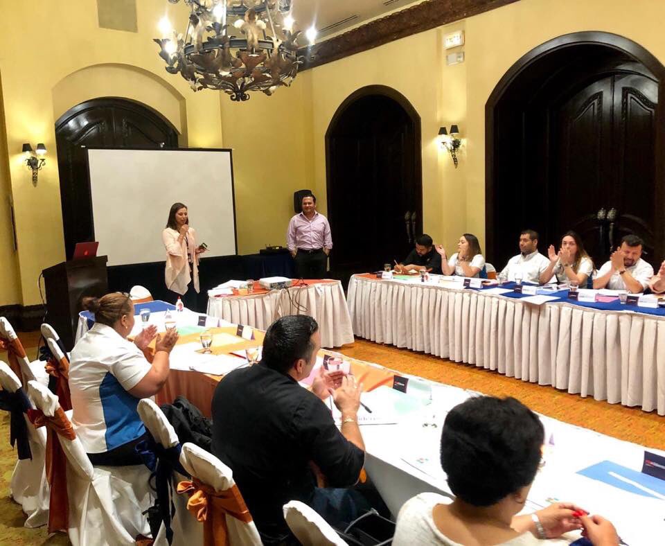luispinelhn's tweet photo. Continuamos esta nueva semana en Banasupro capacitándonos. #PROLIDERES https://t.co/RTNU41pPNc