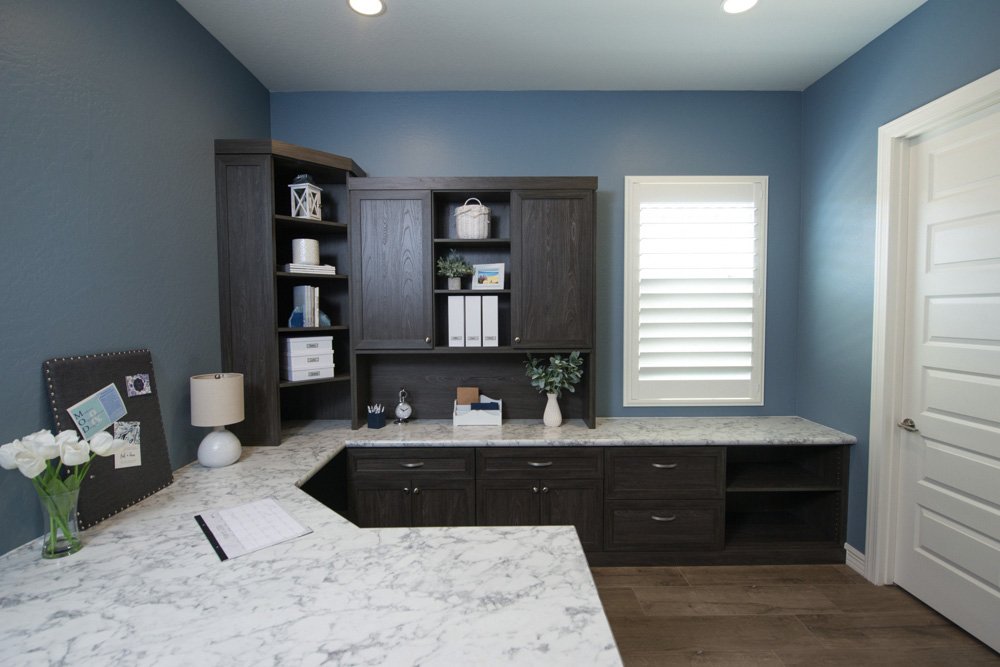 ClassyClosetsUS's tweet photo. School's back in session! We think this is the perfect spot for homework!  📗✏️#classyclosets #customhomeoffice https://t.co/LHWrU155Si