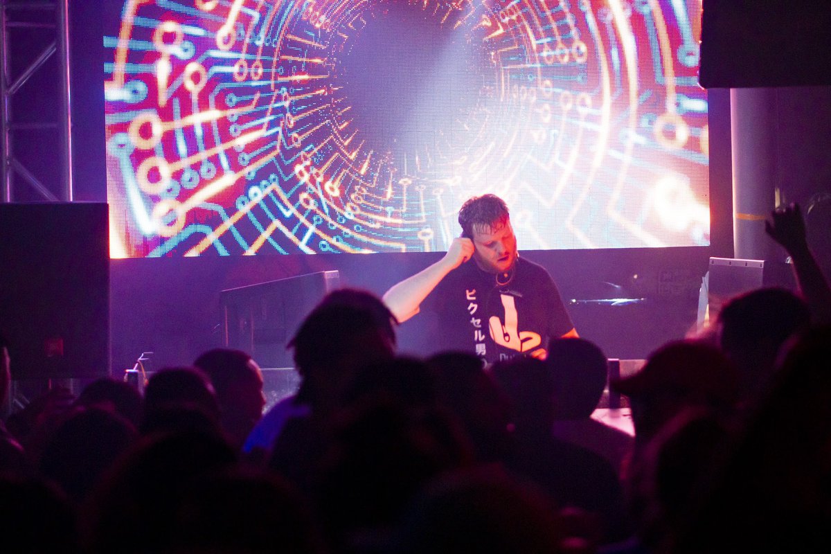 vivaabq's tweet image. Things got heavy Thursday night with @woolimusic, @trivectamusic &amp;amp; @computamusic at @EffexNightclub on “The Voyage Tour.” Head on over to our Facebook for the full photo album. 🔊
📸 @bklyphoto 
#Albuquerque #Wooli #Trivecta #Computa #EffexNightclub