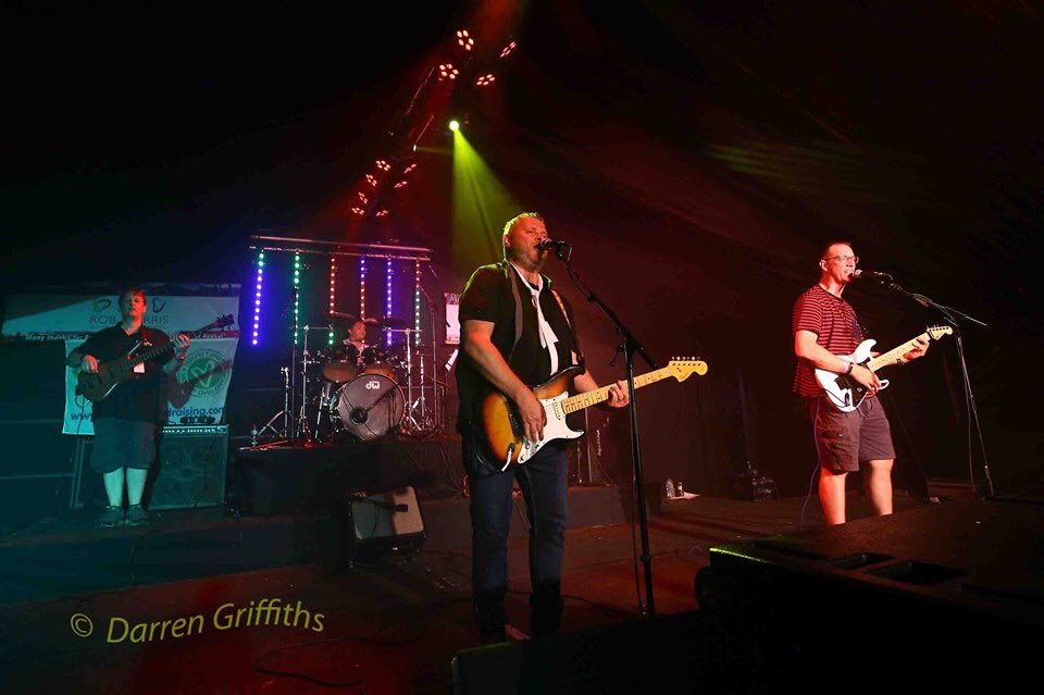 Megaday_Wales's tweet photo. Many thanks to everyone who has supported the 25th Megaday at @caerphillyrugby We have remembered lost loved ones, fundraised for @Velindre and had a great time. Many thanks to @dar_griff71 for the photos, take a look at the 100s of photos our Facebook page https://t.co/S5EOtSWTQ6
