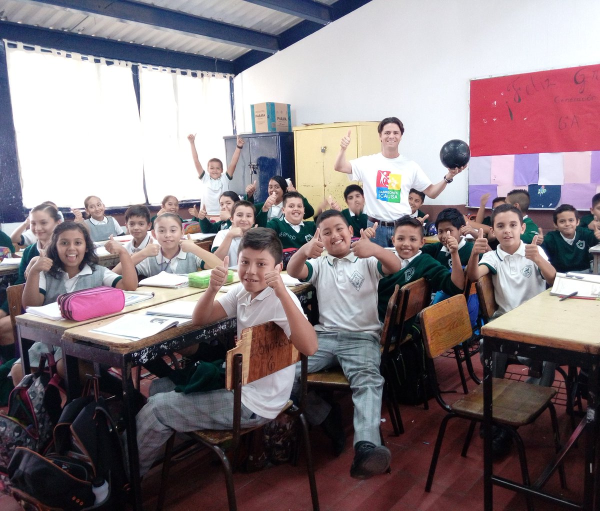 campeonescausa's tweet photo. Inician nuevo año escolar les deseamos lo mejor, pronto estaremos con ustedes apoyandolos en su formación con #TalentoConValores #PazEscolar https://t.co/HT36eoVnDp