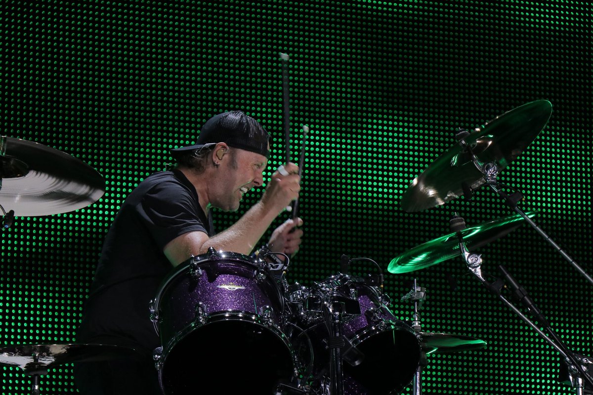 TheMetalliHat's tweet photo. Photos from last night’s show in Mannheim, Germany.🤘🏻 #Metallica #MetInMannheim #JamesHetfield #LarsUlrich #KirkHammett #RobertTrujillo #WorldWired Credit: Jeff Yeager and Brett Murray https://t.co/kJJzsACQHd