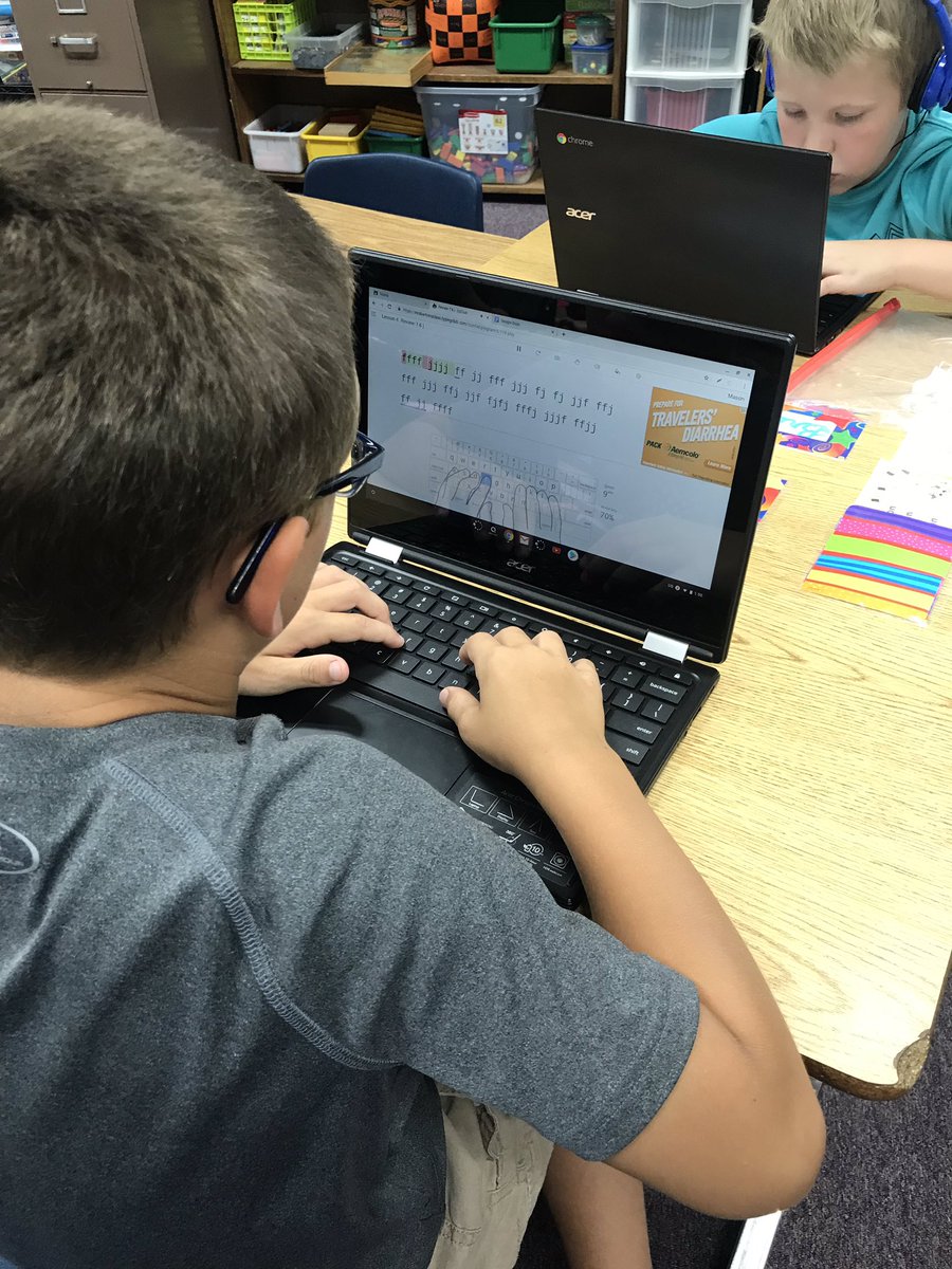 MrsBarton3rdGr's tweet photo. Learning to type! #wesclinwarriors https://t.co/fM4d4RHvtZ