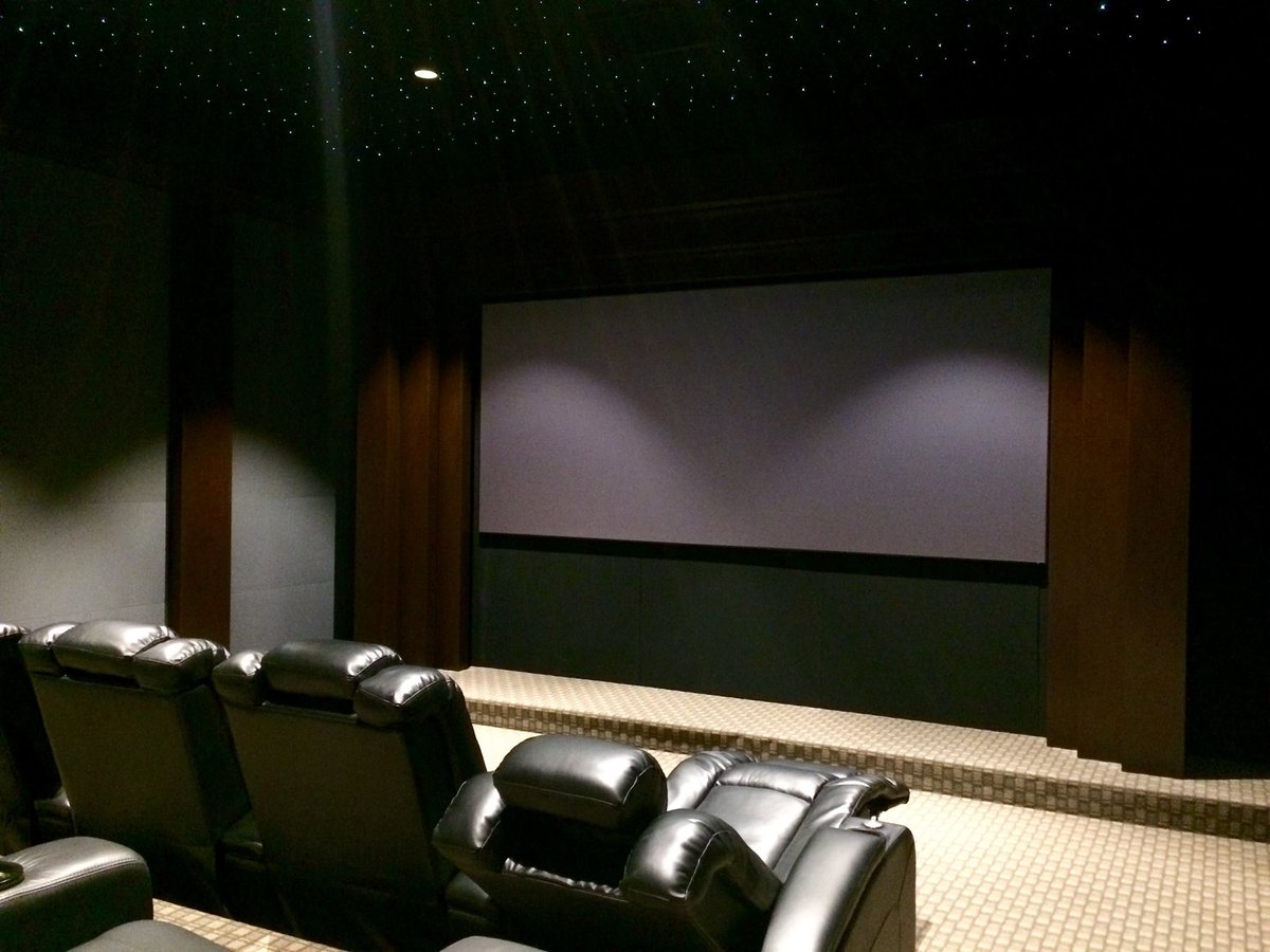 theSoundRoomSTL's tweet photo. Create a dream home cinema that will be the envy of the movie theatre!ππΌ What makes a theater great for you? The audio, the sound, or the seats? #hometheater #customhome #customhomeaudio #outdoortv #homegoals #stlhomes https://t.co/wk4tnjZfT6