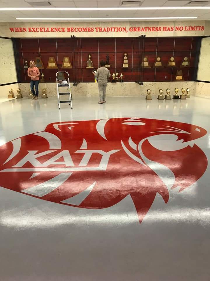 New fieldhouse complete. Now let's put all this hardware back in place.