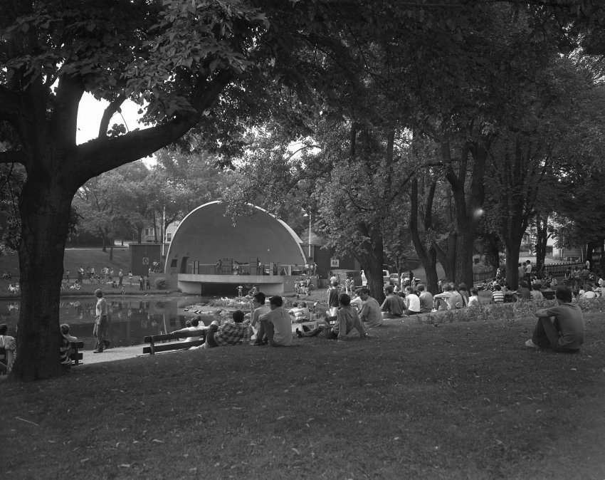 beatoninstitute's tweet photo. We take a #break at #WentworthPark today on the #BeatonSummerTour.  

#Wentworth #Park, #Sydney, c.1942. 89-531-18726.
"Love In" Wentworth Park, 1970. #Photograph by #Abbass Studios. C-3432.1. https://t.co/3mqde17ArG