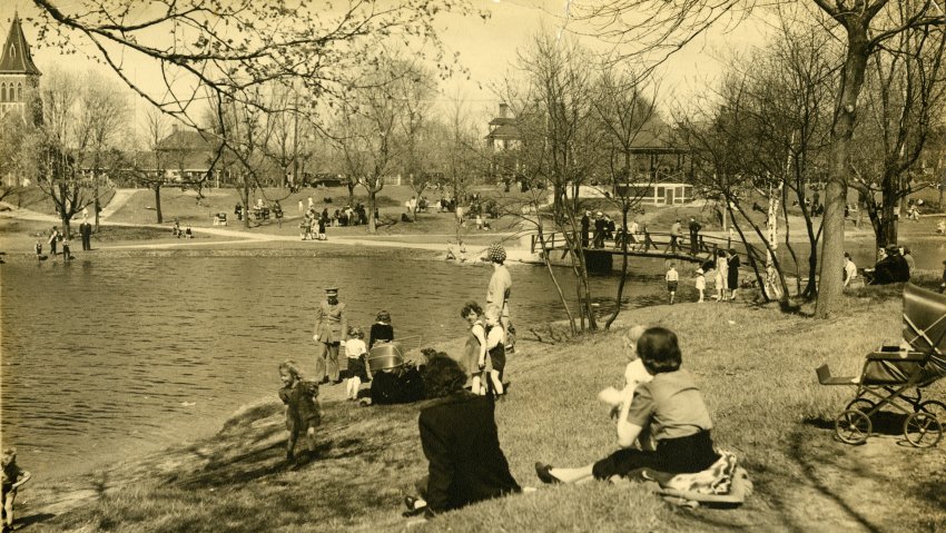 beatoninstitute's tweet photo. We take a #break at #WentworthPark today on the #BeatonSummerTour.  

#Wentworth #Park, #Sydney, c.1942. 89-531-18726.
"Love In" Wentworth Park, 1970. #Photograph by #Abbass Studios. C-3432.1. https://t.co/3mqde17ArG