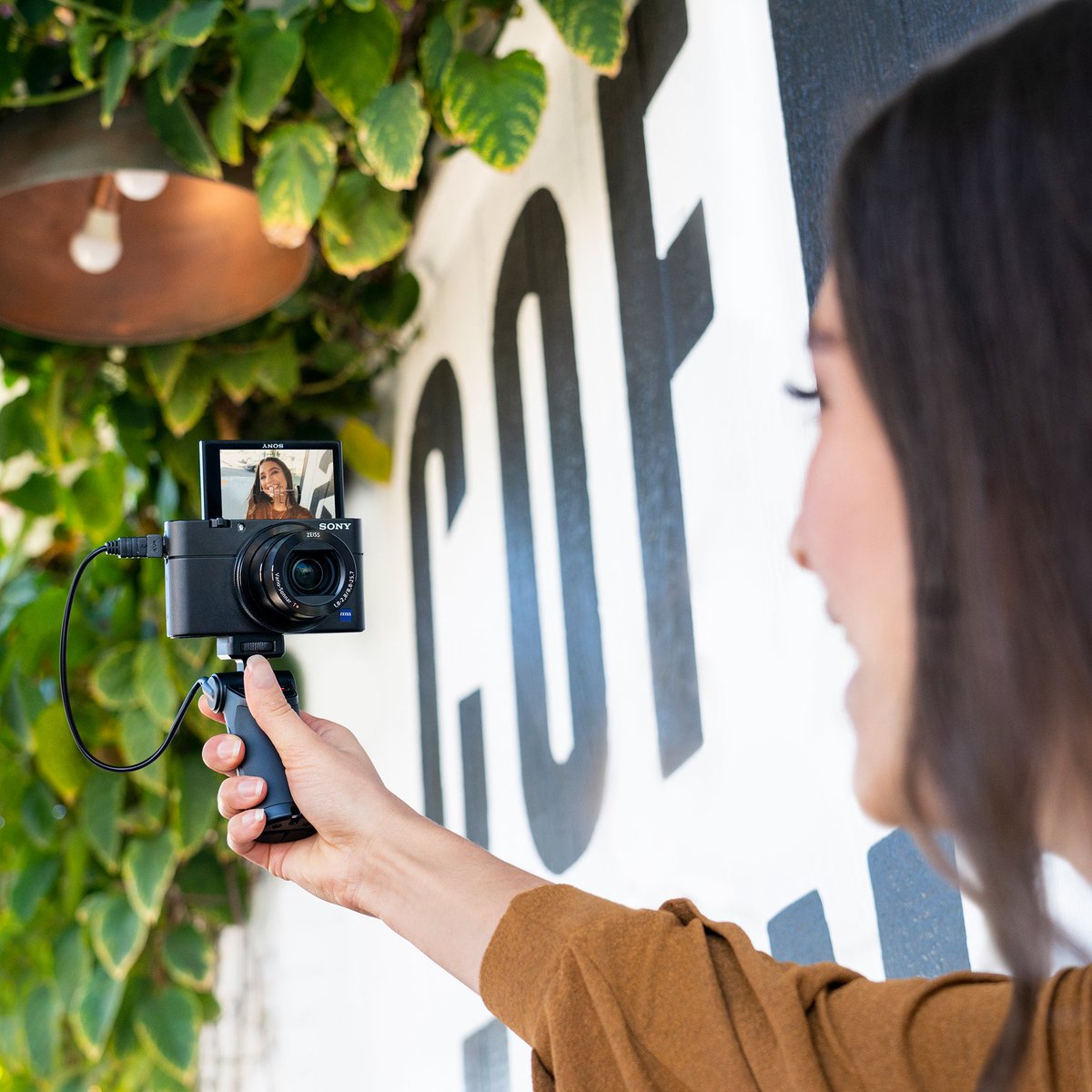 Sony's tweet image. Everything you need to capture your story on the go. #SonyRX