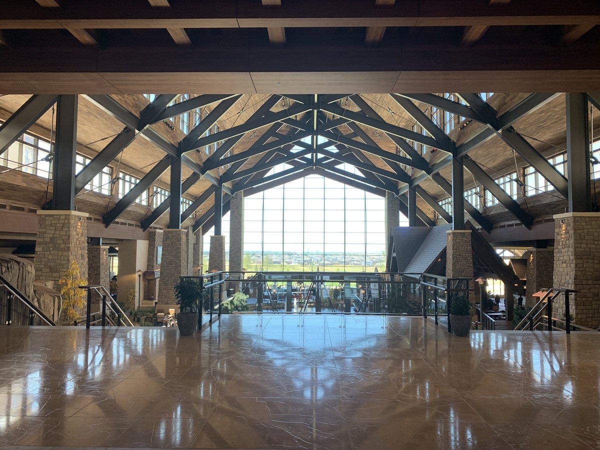 untimelyquests's tweet image. #ElixirConf2019 we made it!
TBD which of the 40 restaurants in the hotel is the best but I plan to try every one today and report back.