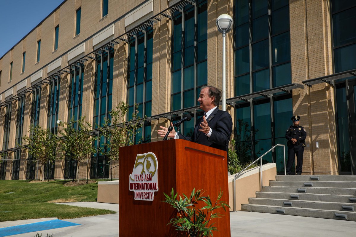 Texas A M International University Today We Held A Dedication Ceremony To Inaugurate The Academic Innovation Center The New Building Serves As An Ideal Environment For Innovative Teaching And Creative Research