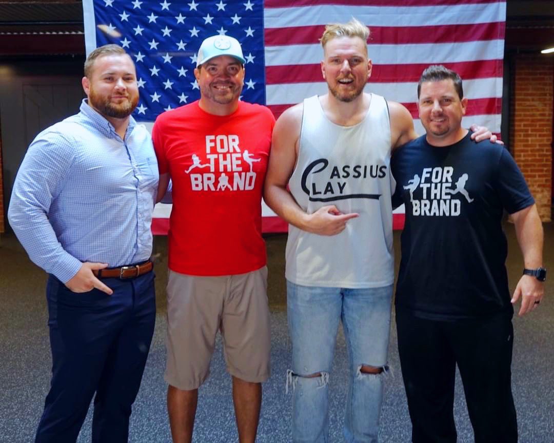 4thdownexp's tweet image. SZN 3 launches tonight &amp;amp; we are stoked! We have a lot in the works and hope you enjoy it all!

A summer highlight was meeting the man himself, @PatMcAfeeShow.  He welcomed us with open arms to visit his studio office.

He’s doing amazing things #ForTheBrand

Get ready for SZN🥉