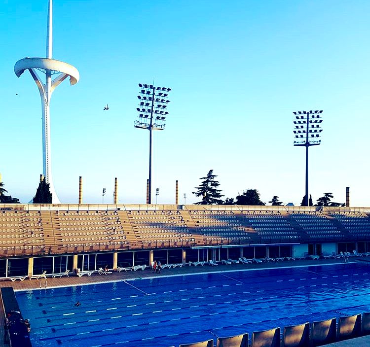 hostalinbcn's tweet photo. if you are on vacation in #Barcelona and you want to swim in an olympic pool with spectacular views of The city, go to @PBPicornell  located in the Olympic Ring of Montjuic in Barcelona. 3 swimming polos #summer #VisitSpain 
👍Hostalin the place to stay 😉
https://t.co/JUz5xQZ5pT https://t.co/kC4jzKe6Uv
