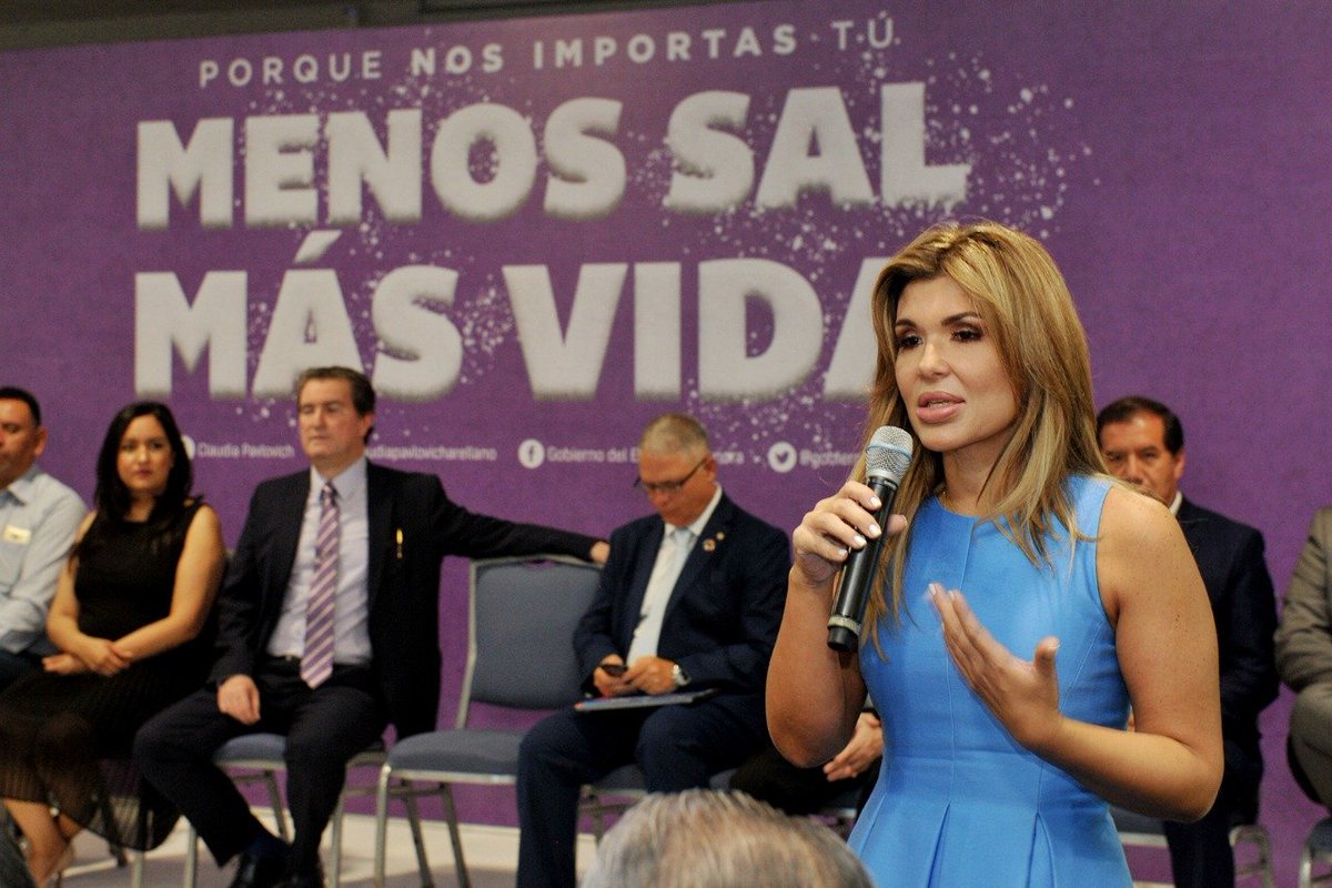 ClaudiaPavlovic's tweet photo. ¿Sabías que el abuso en el consumo de la sal puede aumentar el riesgo de enfermedades cardiovasculares? Sin duda la salud es primero, por eso hoy arrancamos la campaña #MenosSalMásVida. Salte de la sal, éntrale a la vida🤗. https://t.co/JCnfb4Zs7b